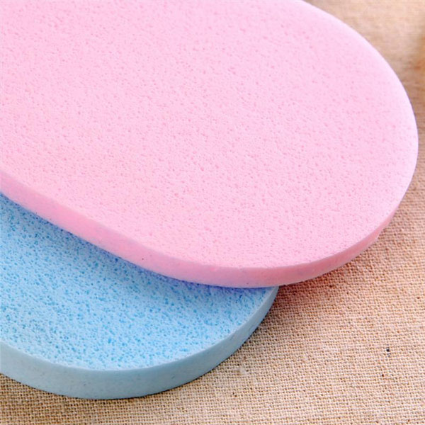 Set of 2 Facial Cleansing Sponges: Random Colors for Gentle Impurity Removal